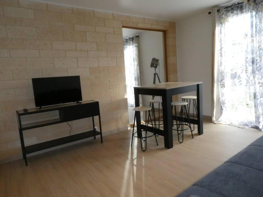 Manava Apartment Claveyson Bagian luar foto